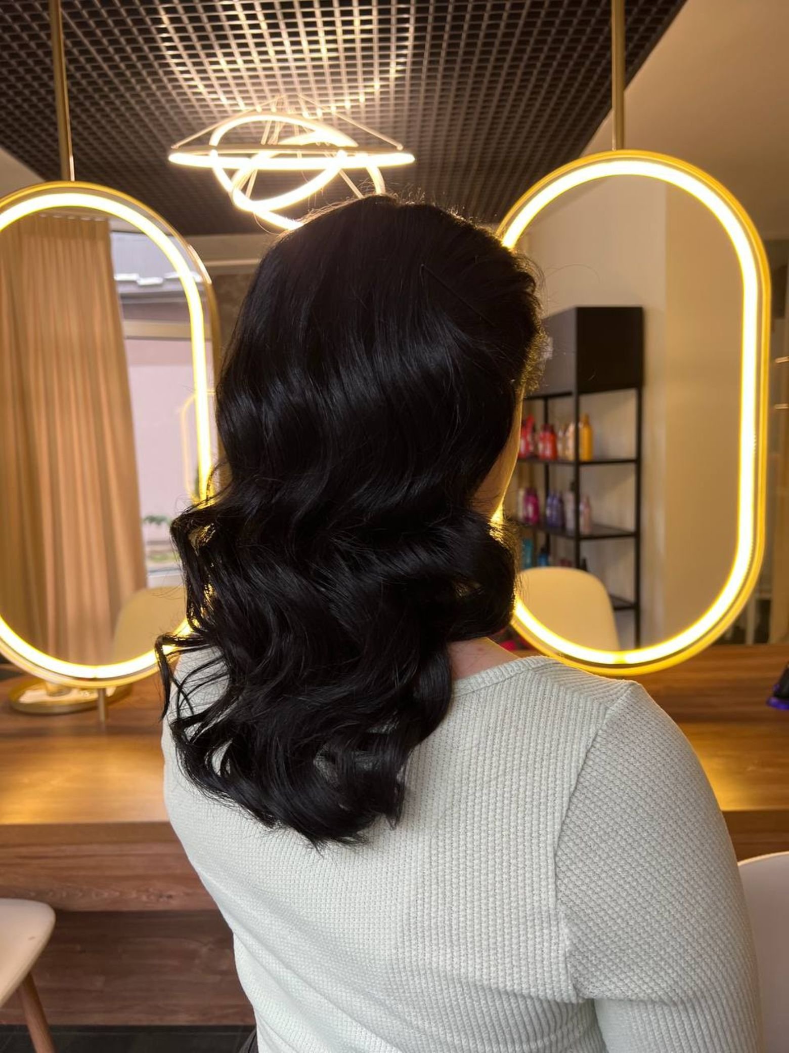 Soft Waves, Effortless Elegance